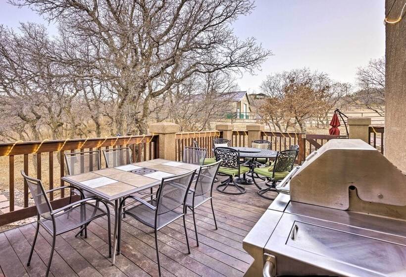 Spacious Family Home < 12 Mi To Usaf Academy!