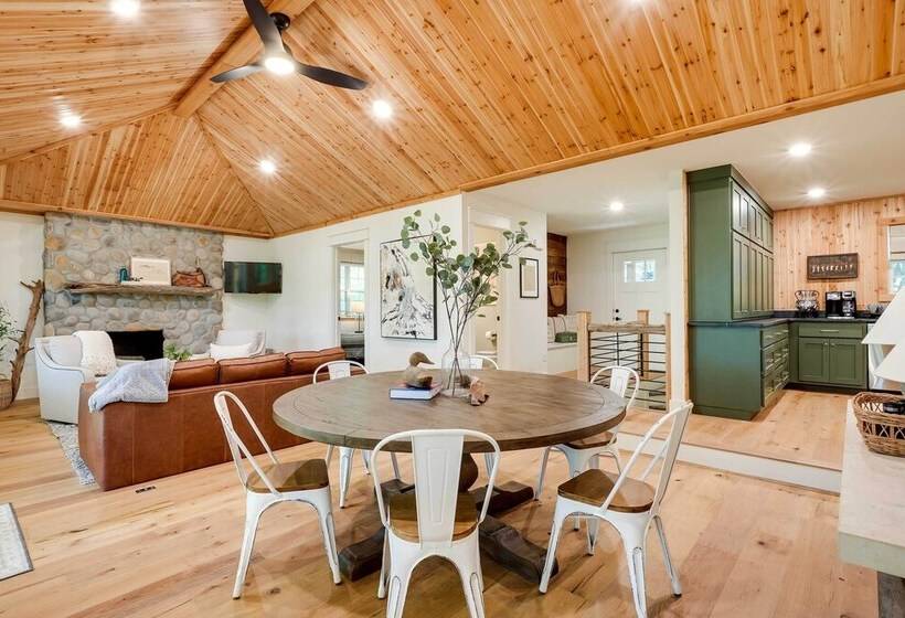 Spacious Home On Beaver Lake W/ Deck & Fire Pit!