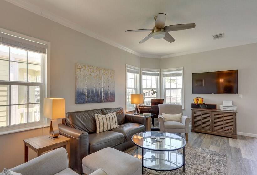 Waterside Jensen Beach Home W/ Marina Access!