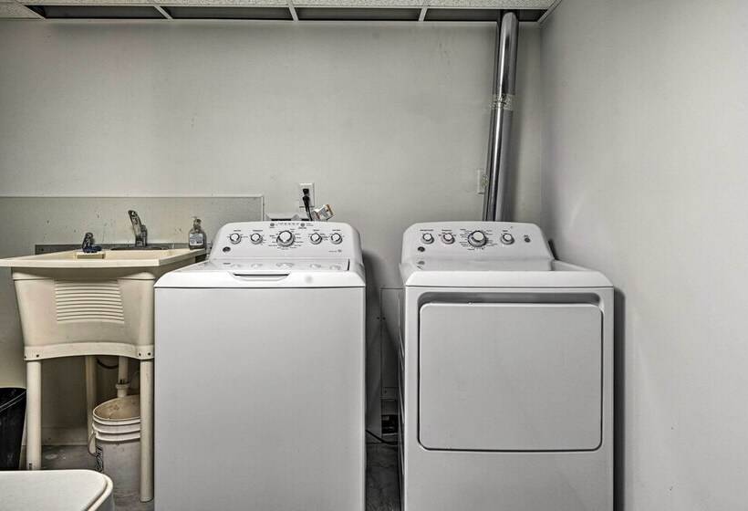 Cabin 1 Mi To Sand Valley, 1 Block To Beach