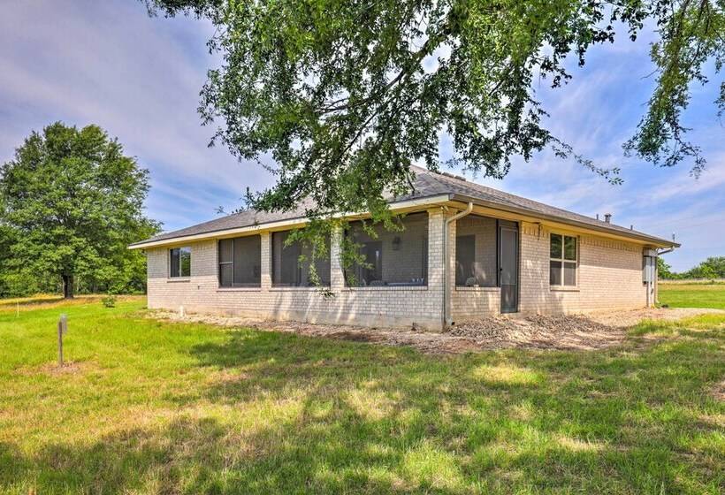 Charming Cameron Farm Retreat ~ 41 Mi To Tamu