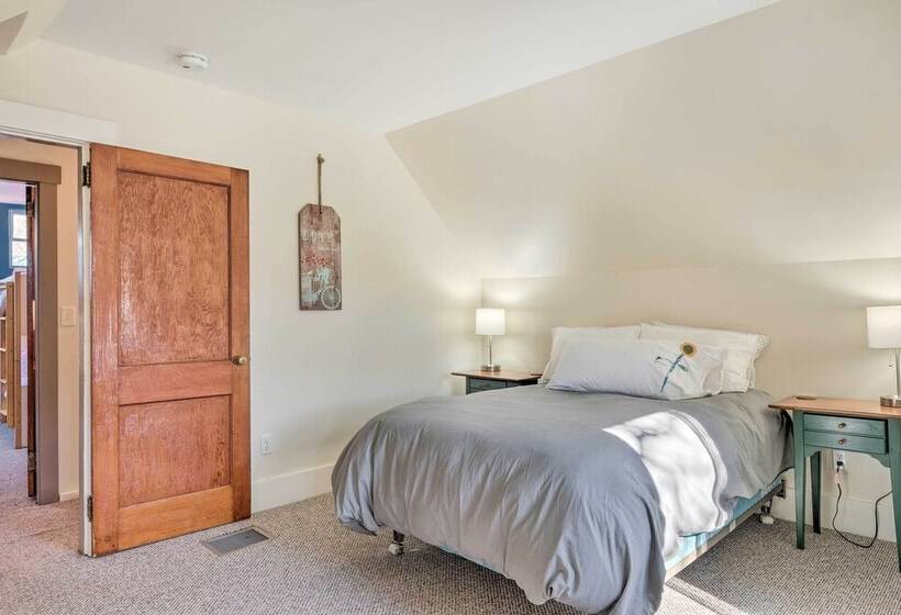 Charming Farmhouse: Walk To Village + Trails!