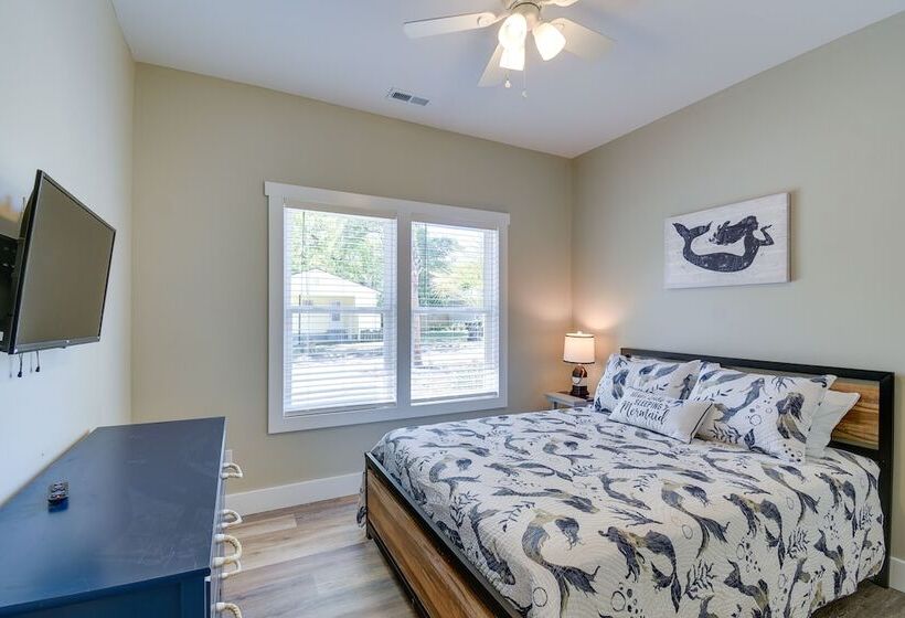 Charming Ocean Isle Beach Home ~ 1 Mi To Beach!