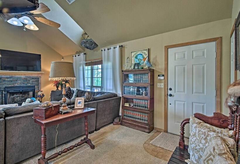 Charming Vian Retreat W/ Private Deck & Grills!