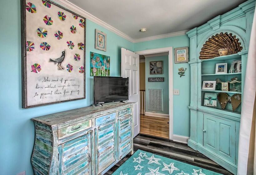 Coastal Retreat W/ Hot Tub: Steps To Beach!