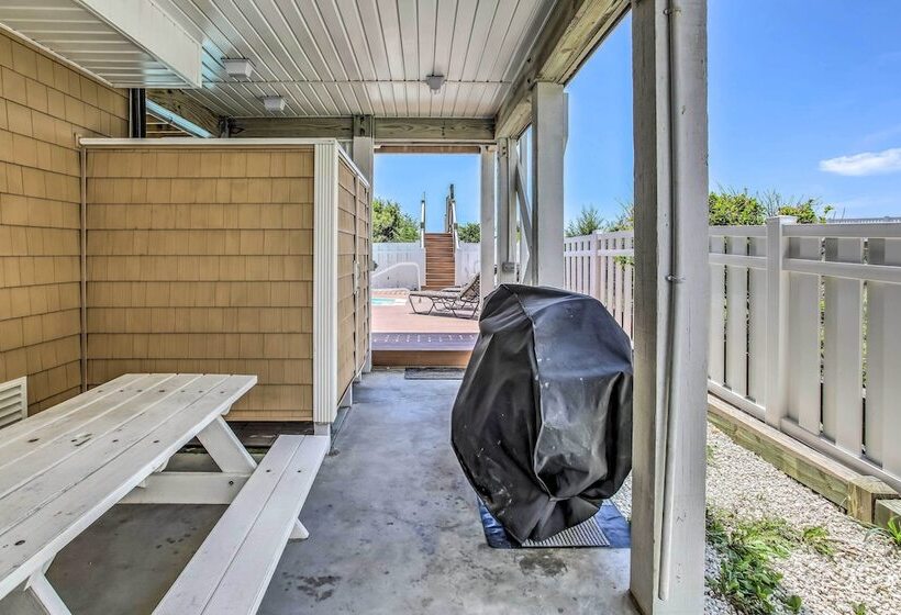 Coastal Retreat W/ Hot Tub: Steps To Beach!