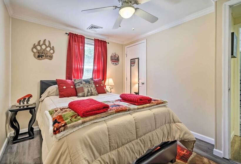 Albrightsville Home: Deck, Fire Pit & Lake Access