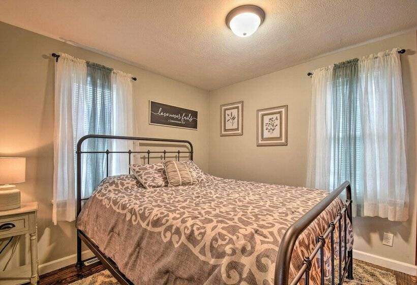 Cozy Goshen Farmhouse ~ 9 Mi To Amish Acres