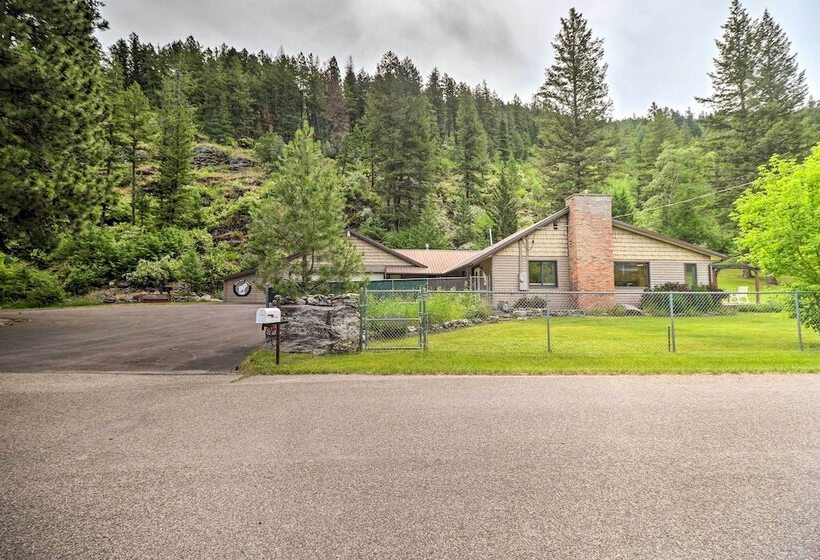 Columbia Falls Home: 14 Mi To Glacier Natl Park!