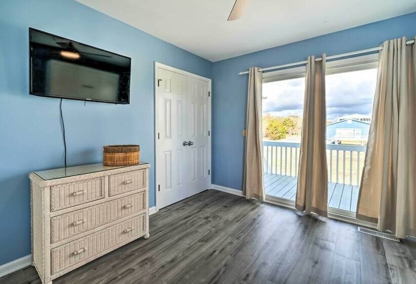 Oceanside Oak Island Getaway: For Families & Pets!