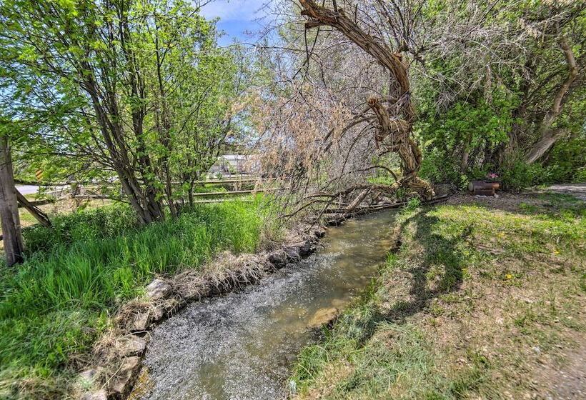 Idaho Falls Farmhouse ~ 11 Mi To Downtown!