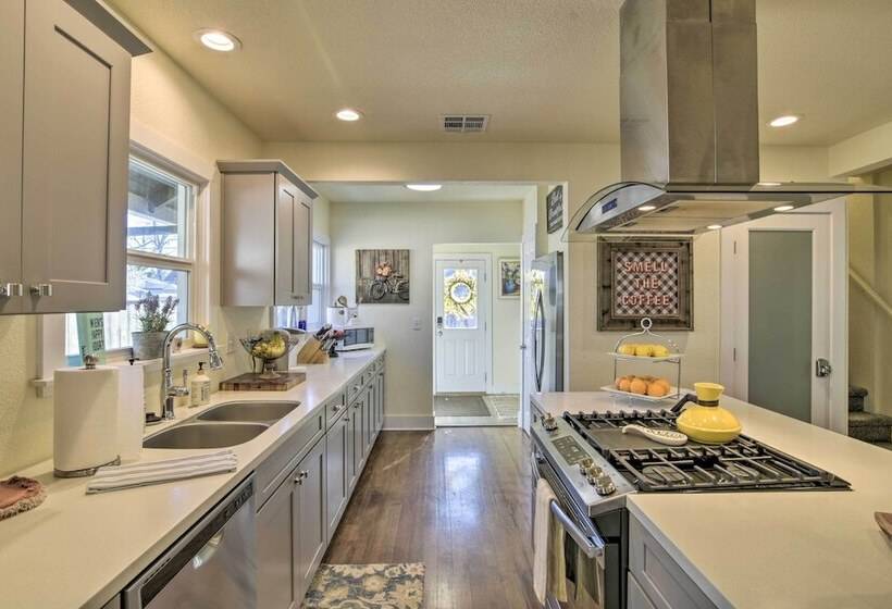 Ideally Located Chico Home   Fire Pit & Grill