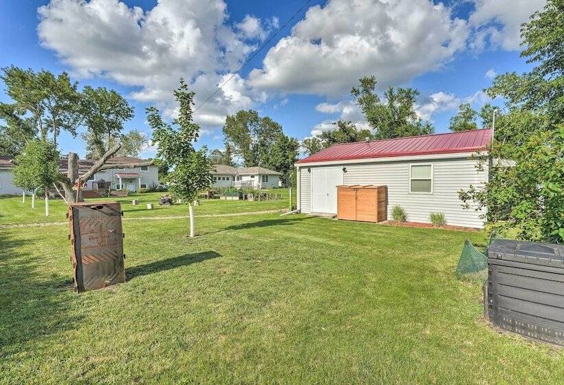 Kid Friendly House ~ 8 Mi To Cedar Rapids!