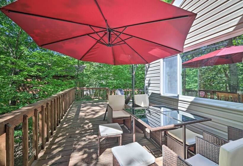 Fire Pit & Grill: Lakefront Poconos Cottage!