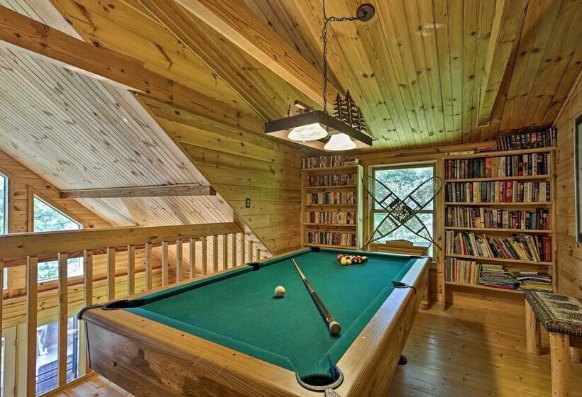 Lakefront Hazelhurst Cabin: Dock & Pool Table