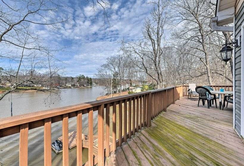 Lakefront Lexington House W/ Spacious Deck!