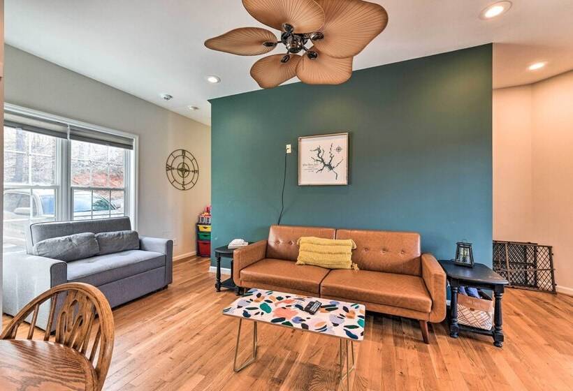 Lakefront Lexington House W/ Spacious Deck!