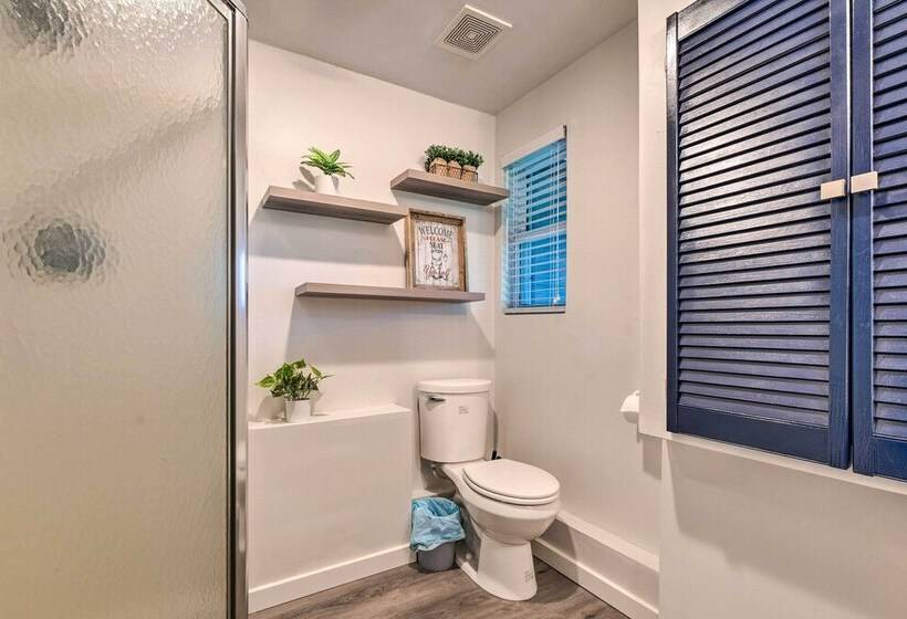 Lovely Belle Center Cottage On Indian Lake!