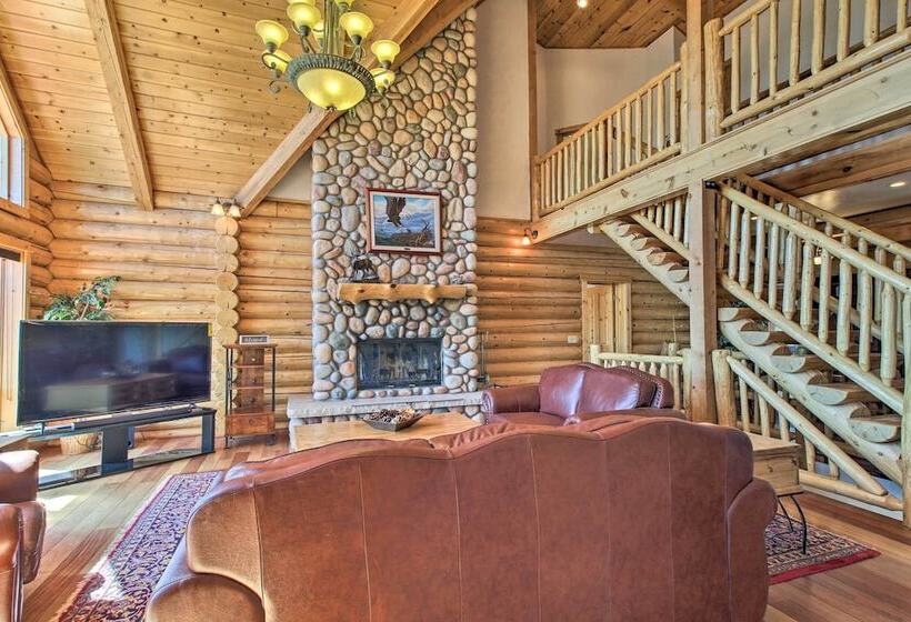 Luxe Show Low Home W/ Hot Tub, Game Room + Theater