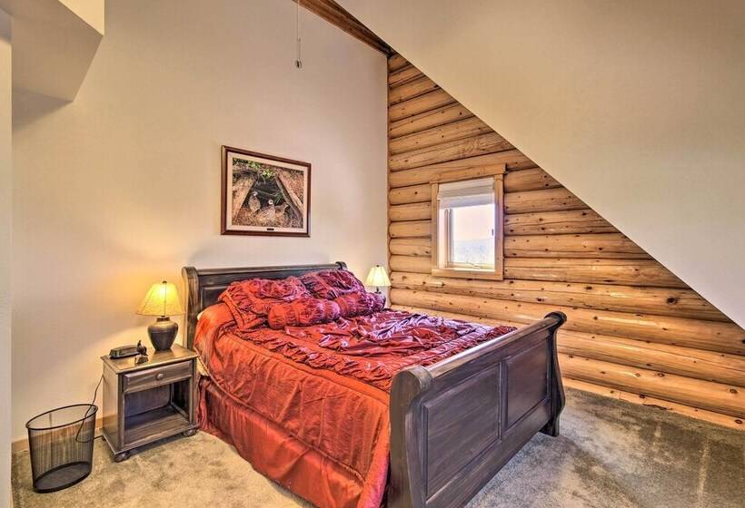 Luxe Show Low Home W/ Hot Tub, Game Room + Theater