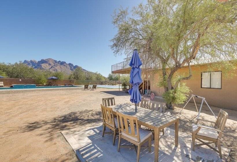 Oro Valley Retreat W/ Pool, Spa & Rooftop Views!