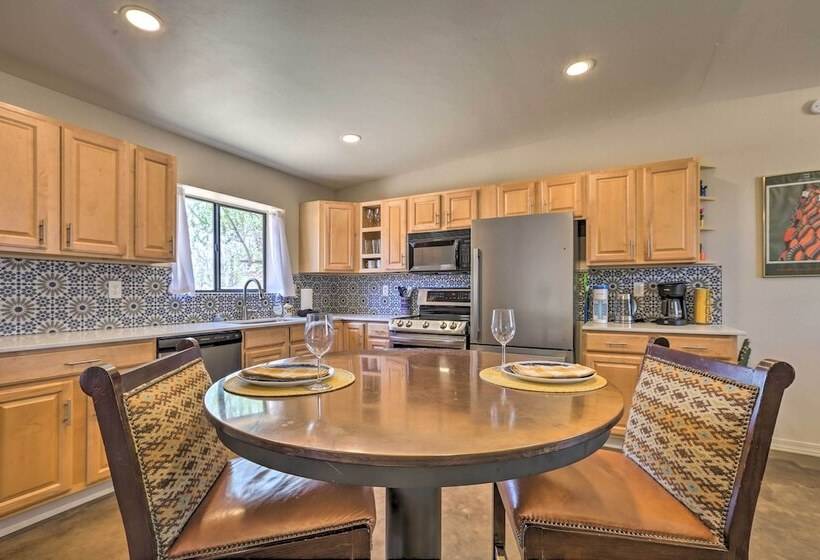 Oro Valley Retreat W/ Pool, Spa & Rooftop Views!