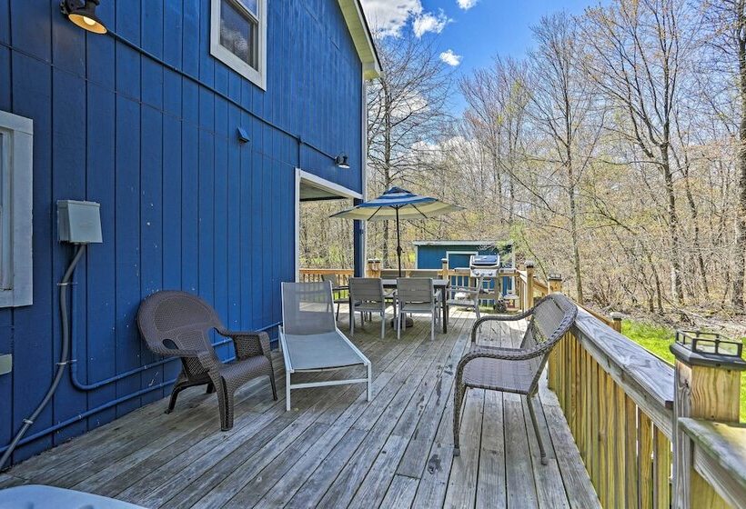 Peaceful Long Pond Home W/ Private Hot Tub!