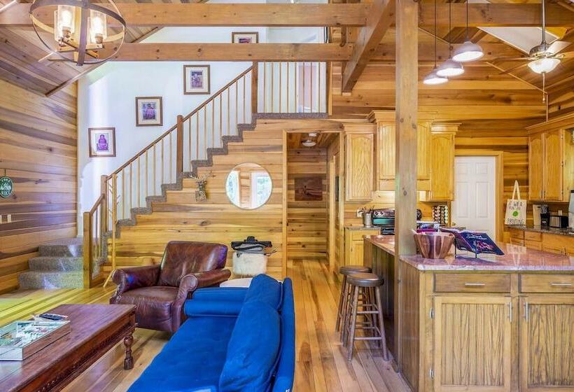 Peaceful North Carolina Retreat With Game Room!