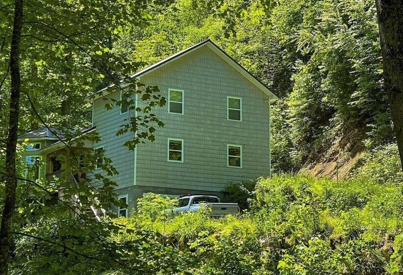 Peaceful North Carolina Retreat With Game Room!