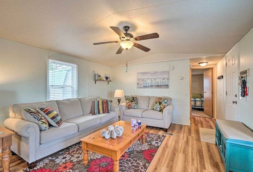 Peaceful Supply House ~ 2 Mi To Holden Beach!