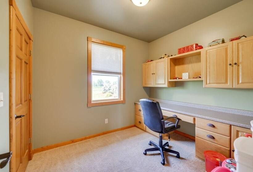 Peshtigo Dairy Farm Escape: Fire Pit, Grills!