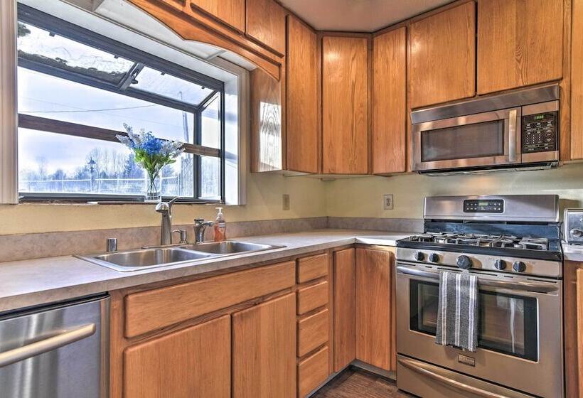 Pet Friendly La Center Home ~ 6 Mi To Casinos