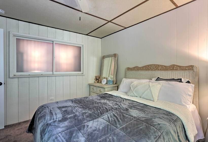 Dog Friendly Lake Ariel Resort Home W/ Deck!