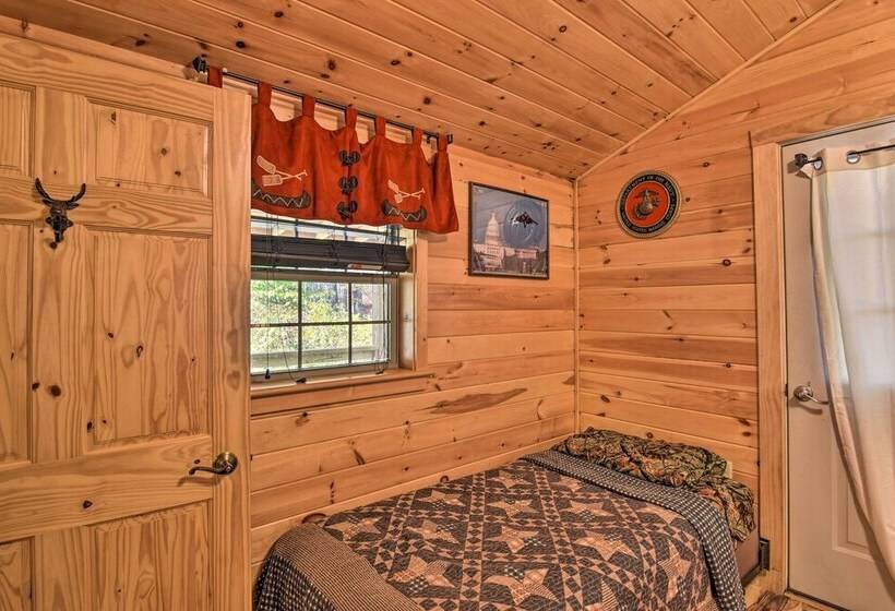 Parsons Semper Fi Cabin W/ Fire Pit!