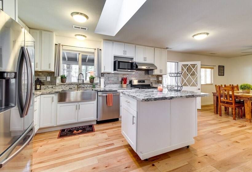 Pinetop Lakeside Cabin, Walk To Woodland Lake Park