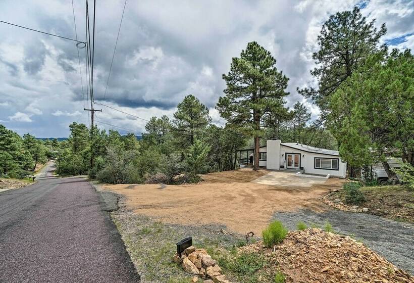 Prescott Retreat W/ Hot Tub ~ 3 Mi To Dtwn!