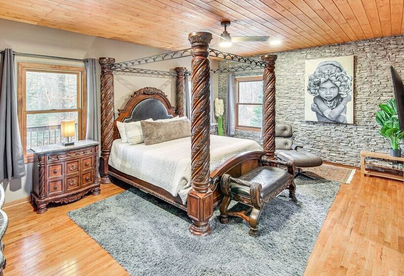 Riverfront Lake Lure Lodge W/ Deck On 13 Acres