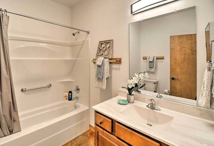 Riverfront  Heaven On The White  W/ Covered Patio!