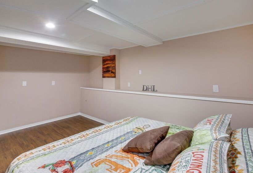 Rustic Dale Hollow Lake Cabin   Private Hot Tub!