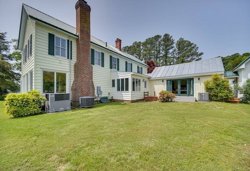 15 Mi To Gloucester: Waterfront Mathews Home!