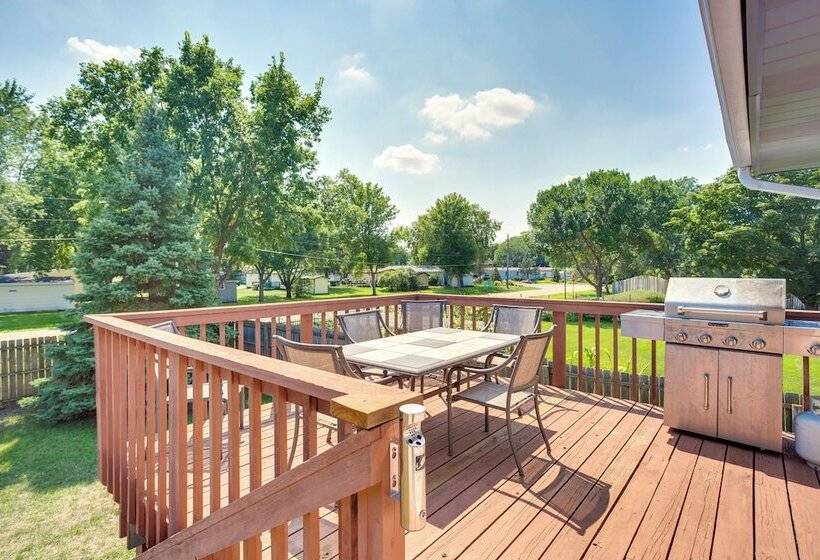 Sporty Blaine Home W/ Games ~ 2 Mi To Super Rink!