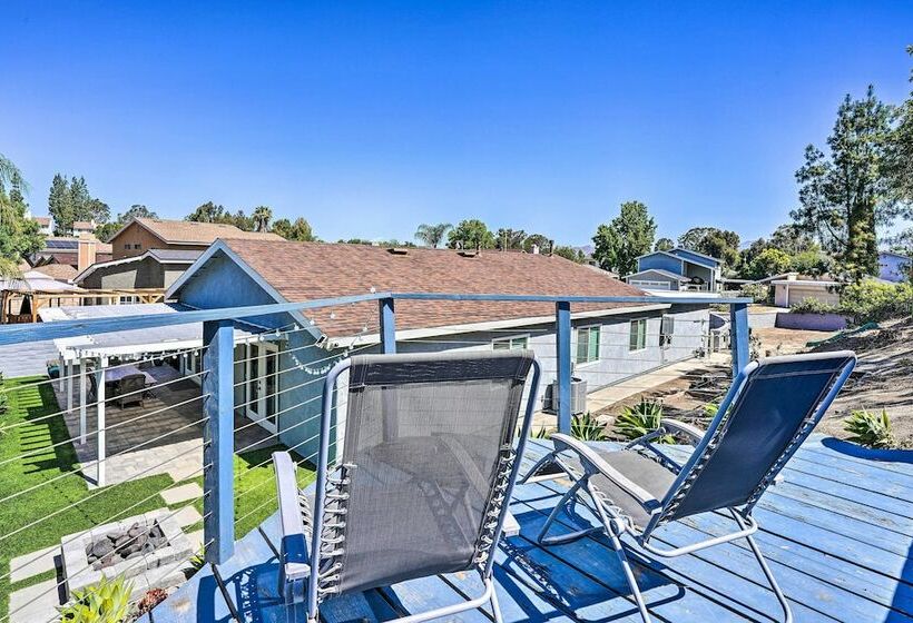Sunny Orange County Abode W/ Fire Pit & Backyard!