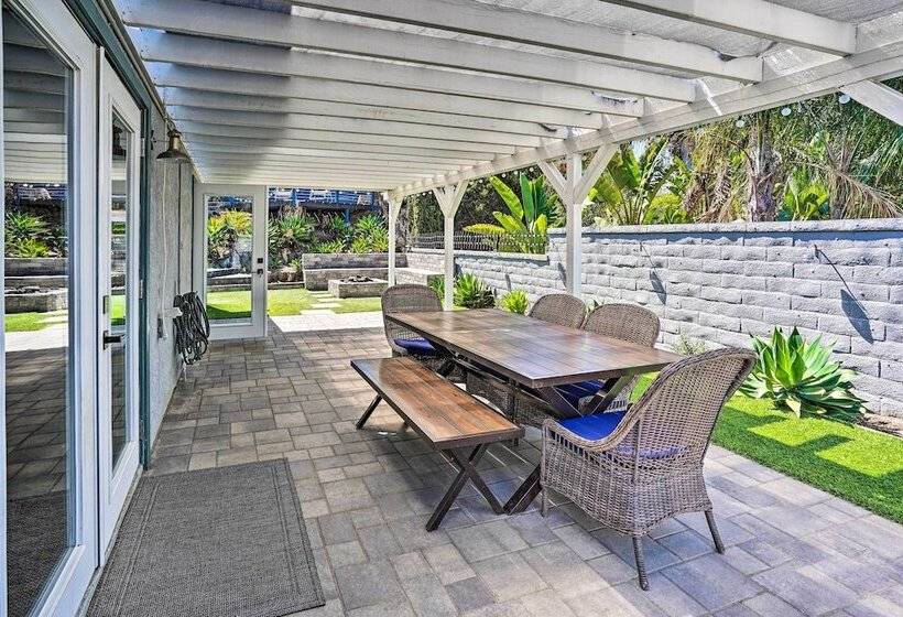Sunny Orange County Abode W/ Fire Pit & Backyard!