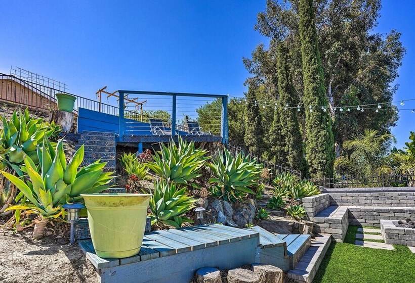 Sunny Orange County Abode W/ Fire Pit & Backyard!