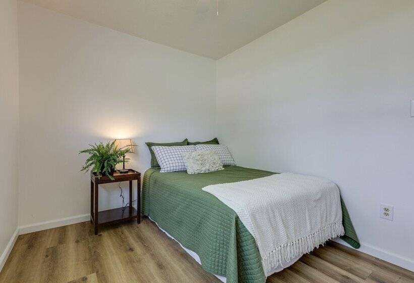 Well Equipped Dayton Home: 5 Mi To University!