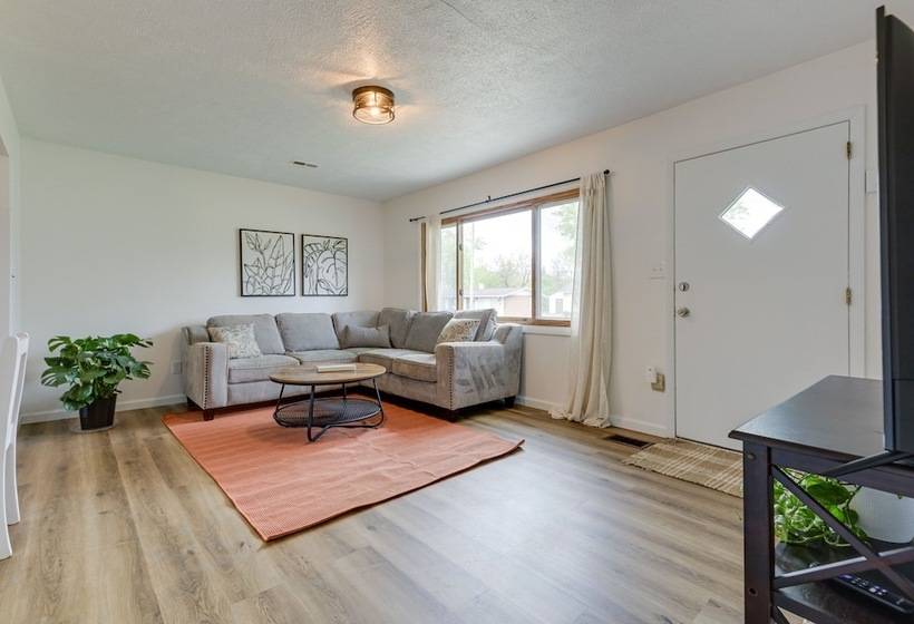 Well Equipped Dayton Home: 5 Mi To University!