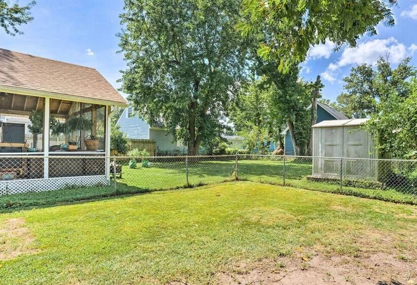 Chic Cottage W/ Private Yard: Steps To Beach!