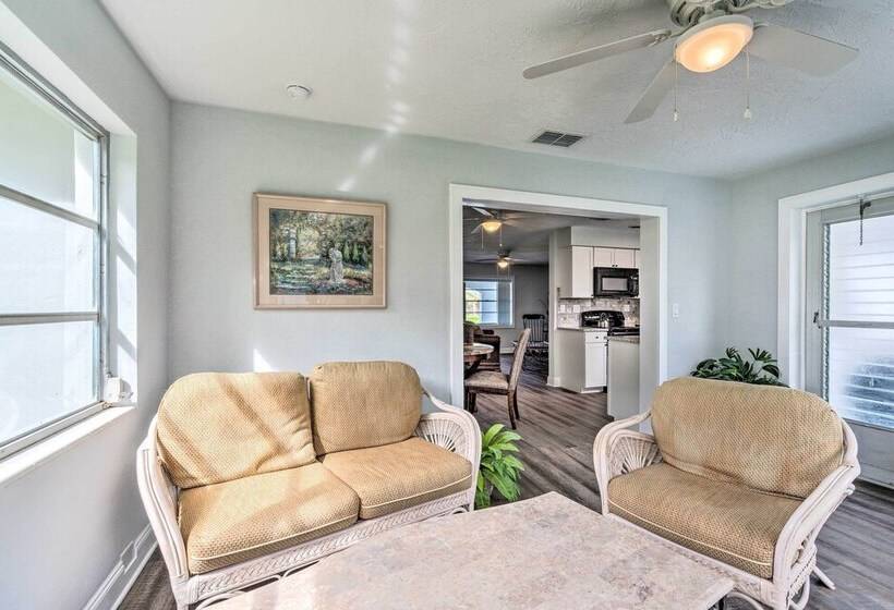 Contemporary Beverly Hills Gem W/ Sun Room!