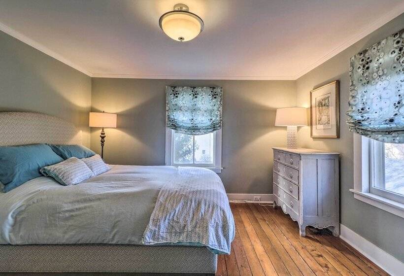 Cozy Litchfield House W/ Fenced In Yard & Fire Pit