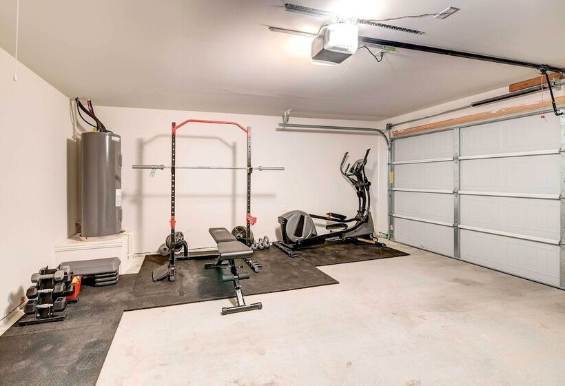 ~ 6 Mi To Waco: Newly Constructed Family Home